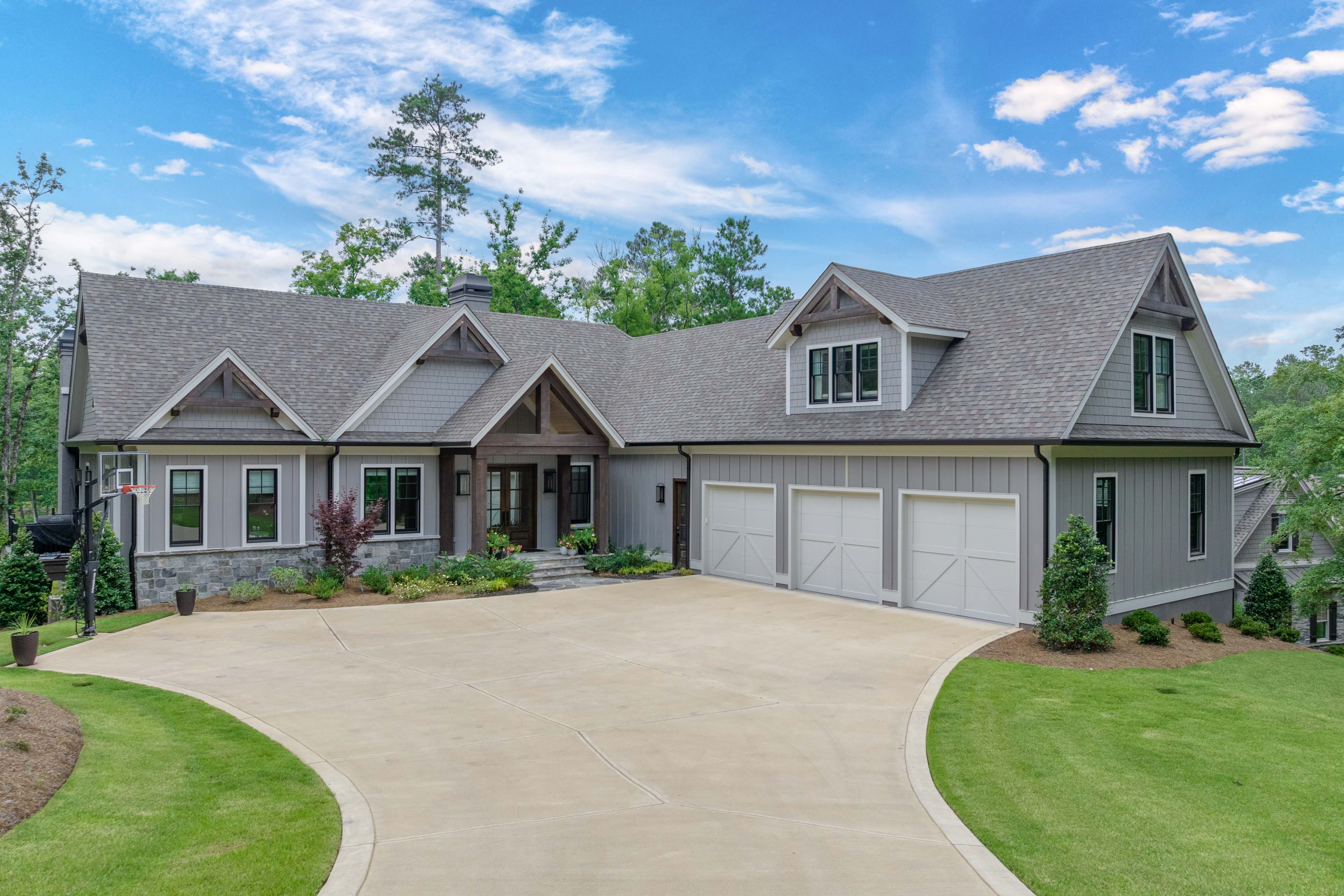 1070 Griffin Creek image 1